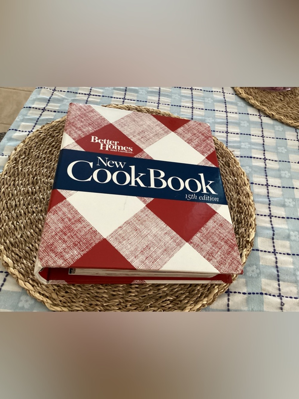 Better Homes And Gardens Red & White New CookBook - 15th Edition